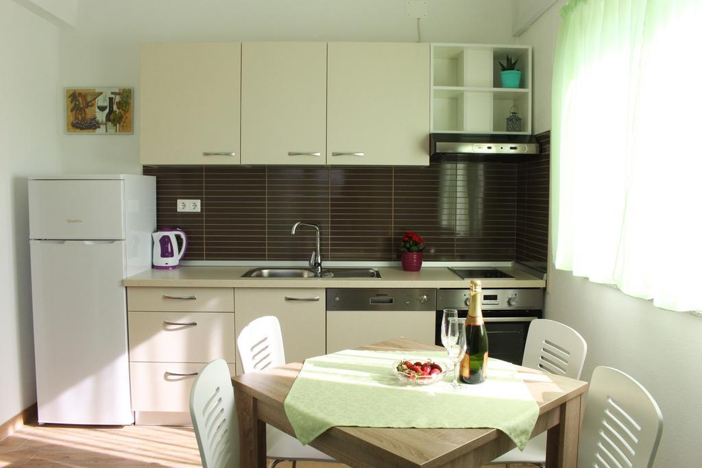 Smart Apartments Бродарика Екстериор снимка