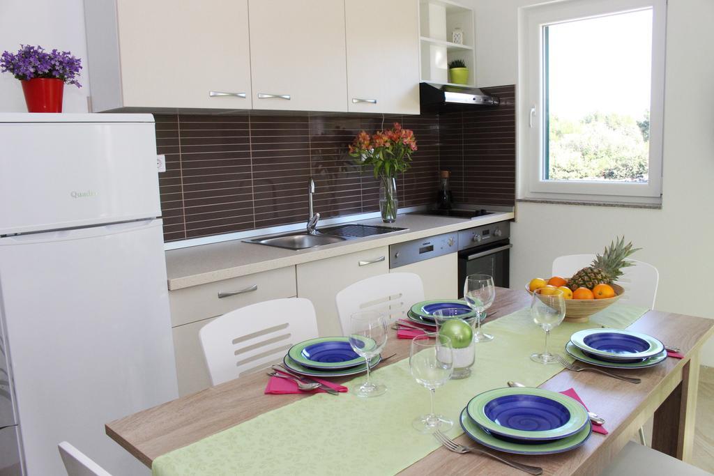 Smart Apartments Бродарика Екстериор снимка