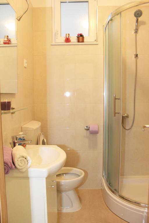 Smart Apartments Бродарика Екстериор снимка